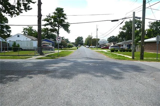2200 Delaware Ave — Photo 38