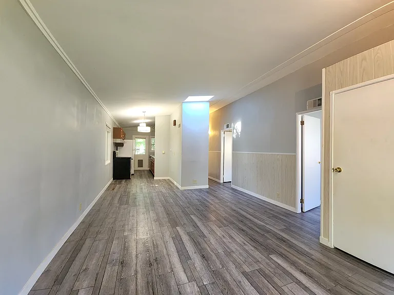 1508 E Sugnet Rd — Photo 2