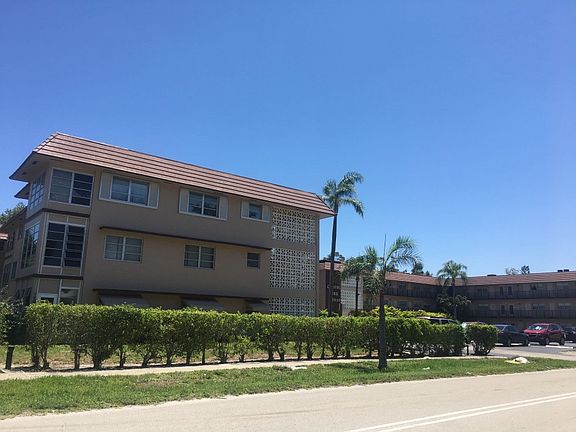 2nd image of 3930 Crystal Lake Dr APT 305