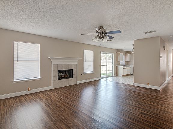 3rd image of 7002 Glenshire Dr
