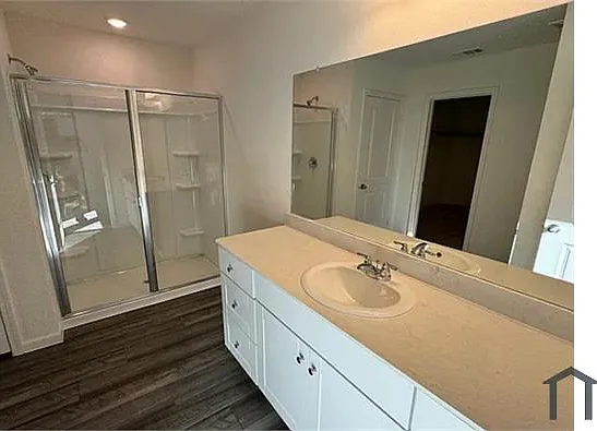 5 bed, 2616 sqft, $3,500 — Photo 3