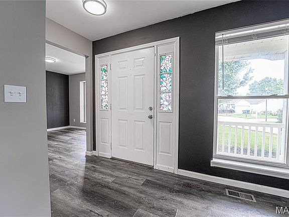 3rd image of 1721 Summergate Ct