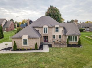 4550 Strandwyck Rd, West Bloomfield, MI 48322