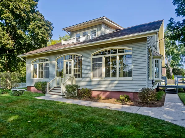 615 Newton St #2, South Hadley, MA 01075