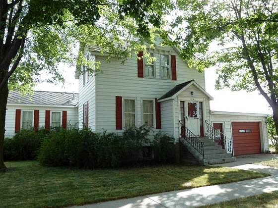 2nd image of 115 Tawas St