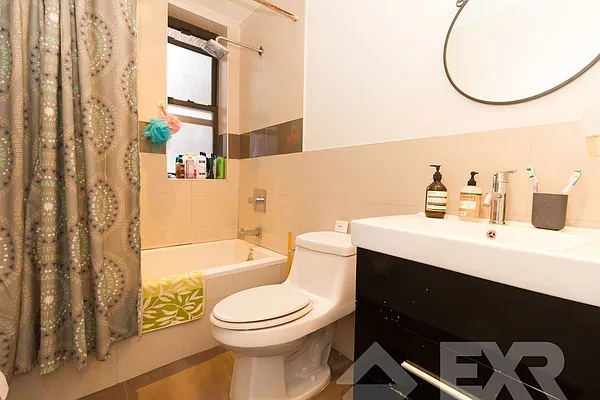 Rented by EXR | media 7