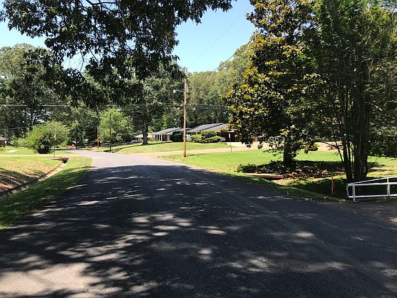 5th image of 205 Live Oak Dr