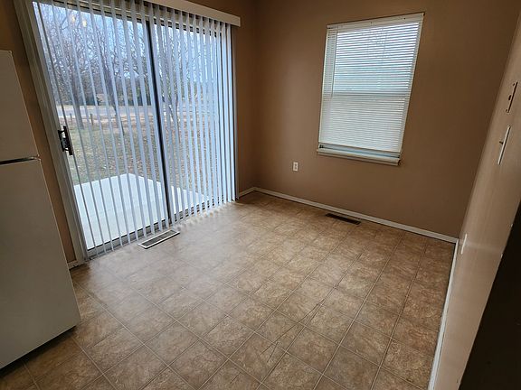 3rd image of 1310 E North St #20