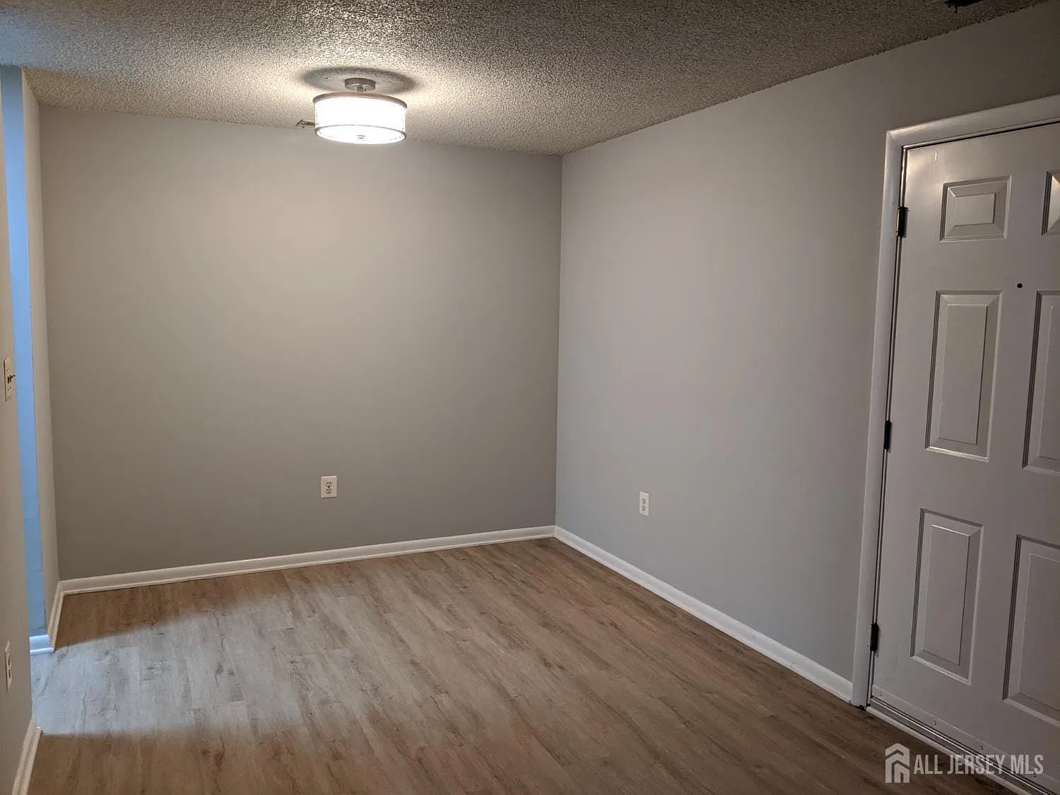 2 bed, 2.0 bath, 836 sqft, $2,200 — Photo 4