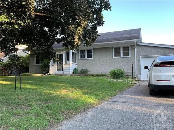 160 Mountbatten Ave, Ottawa, ON K1H 5V7