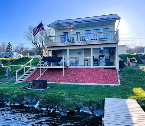 9484 Lakeshore Dr, Hammondsport, NY 14840
