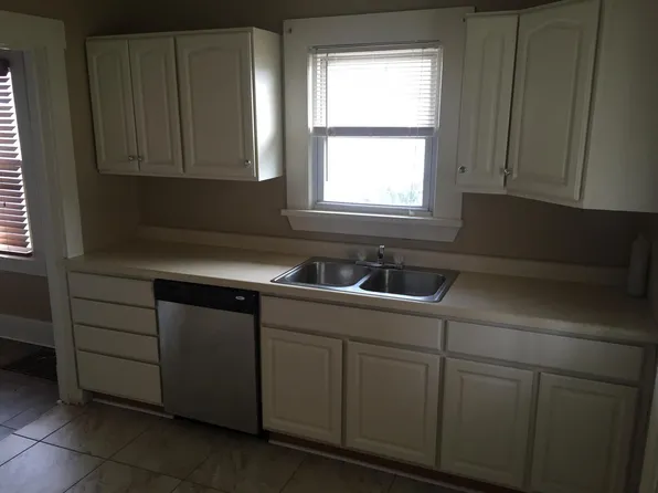 200 Smith Ave, Sharon, PA 16146