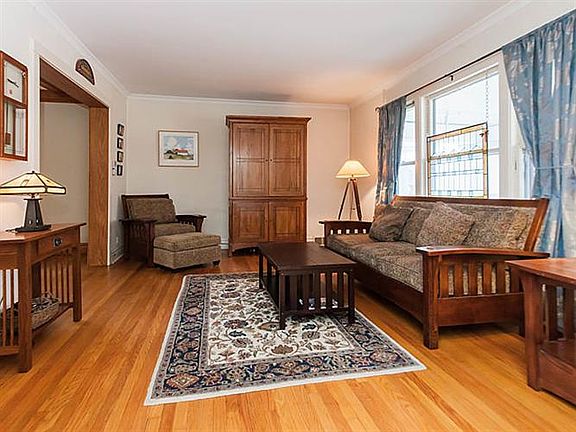 4th image of 634 N Lombard Ave