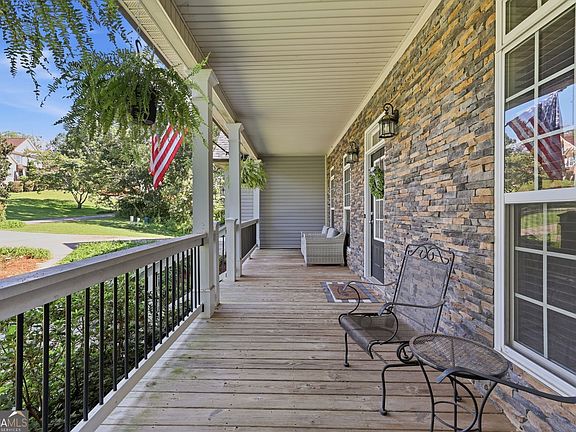 5th image of 342 Stonington Dr