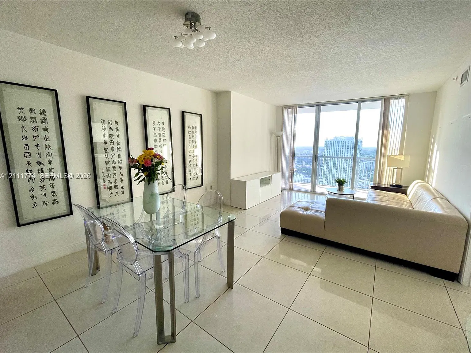Opera Tower Condo — Photo 4