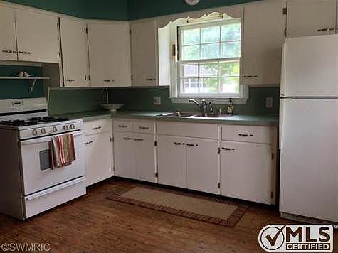 5th image of 320 W 21st St