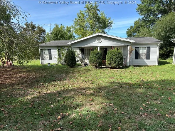 138 Layne St, Letart, WV 25253