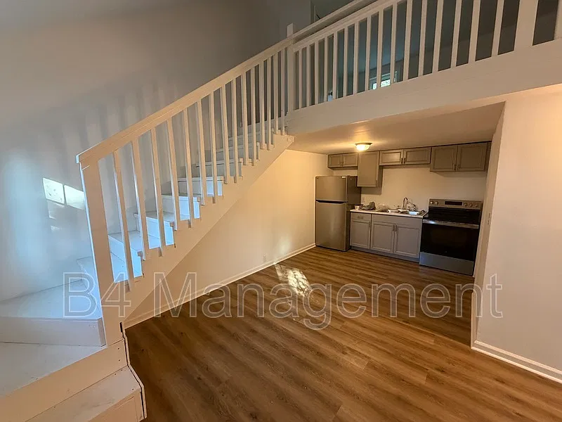 1 bed, 1.0 bath, $995 — Photo 1