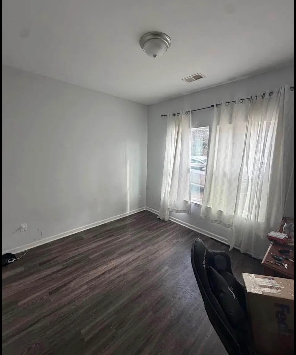 3 bed, 1222 sqft, $550 — Photo 2