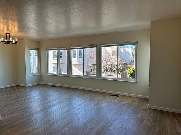 3rd image of 20 Moneta Way