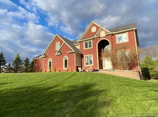 824 Pinecrest Dr, Dexter, MI 48130