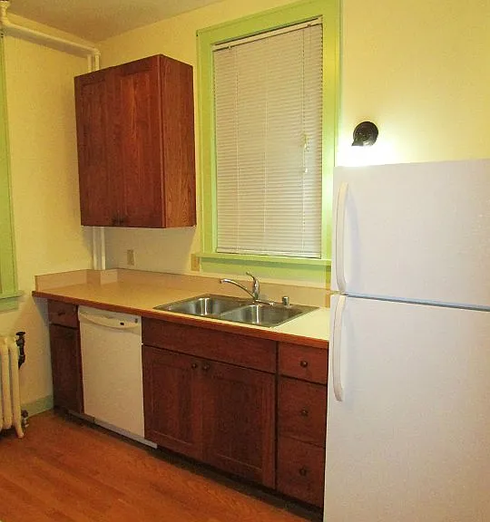 220 State St — Photo 14