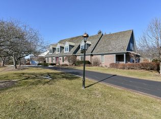 20660 Bartlett Dr, Brookfield, WI 53045