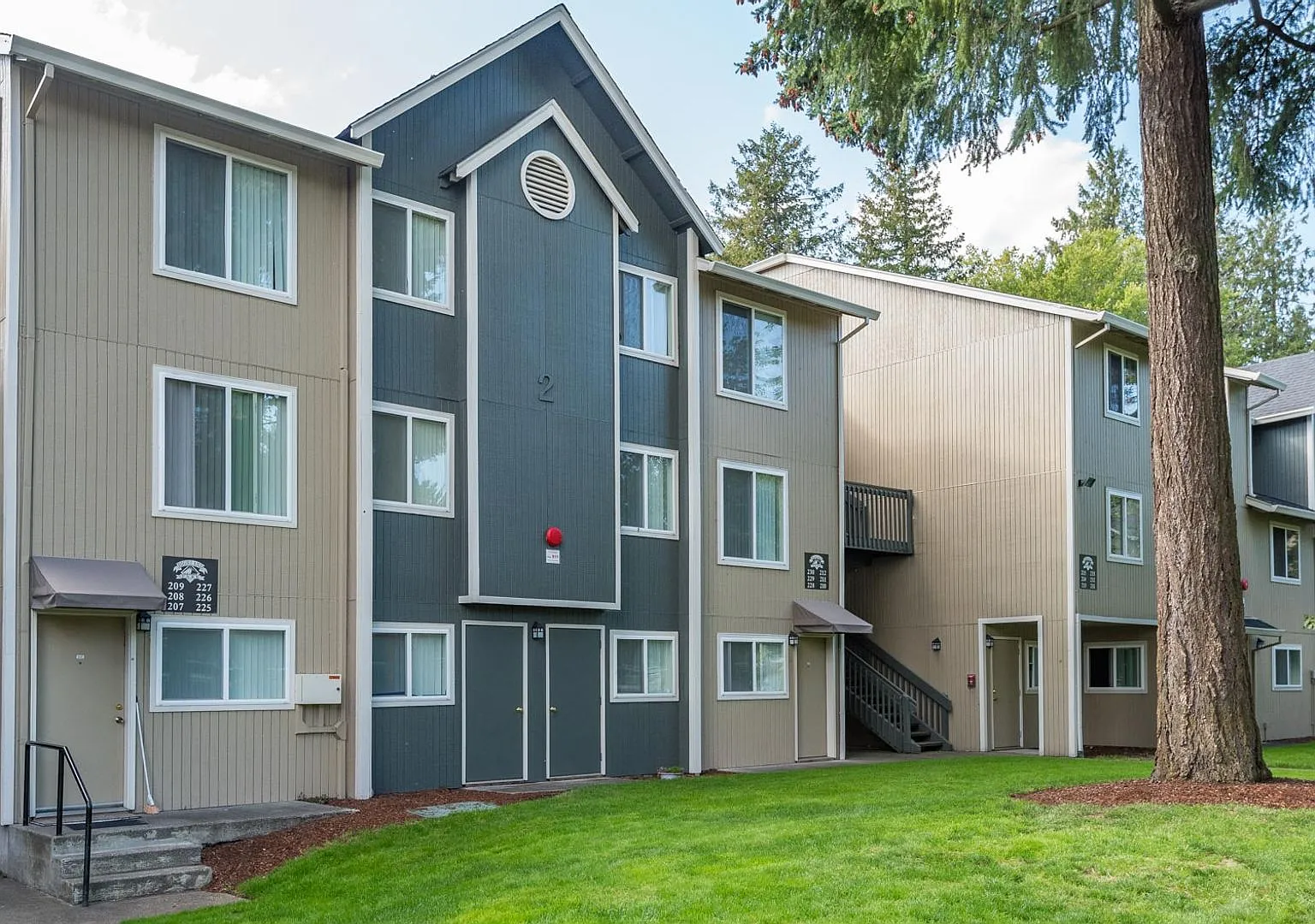 Highland Park Apartments — Photo 1