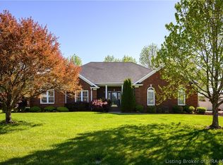 3054 Plantation Dr, Sellersburg, IN 47172
