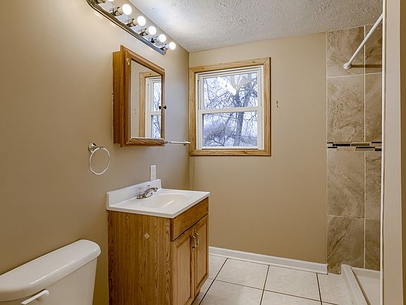 5th image of 4006 Redick Ave