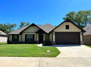 3935 Old Omen Rd, Tyler, TX 75707