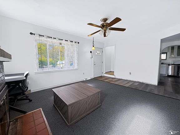 3rd image of 6440 Whiteford Rd