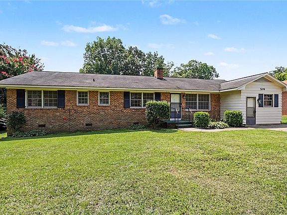 2nd image of 509 Oakwood Ln