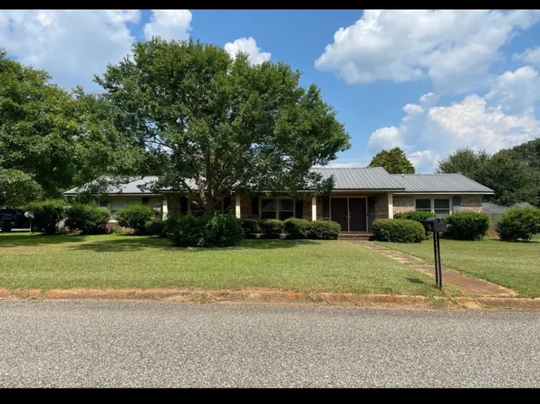 310 Wimbledon Dr, Enterprise, AL 36330