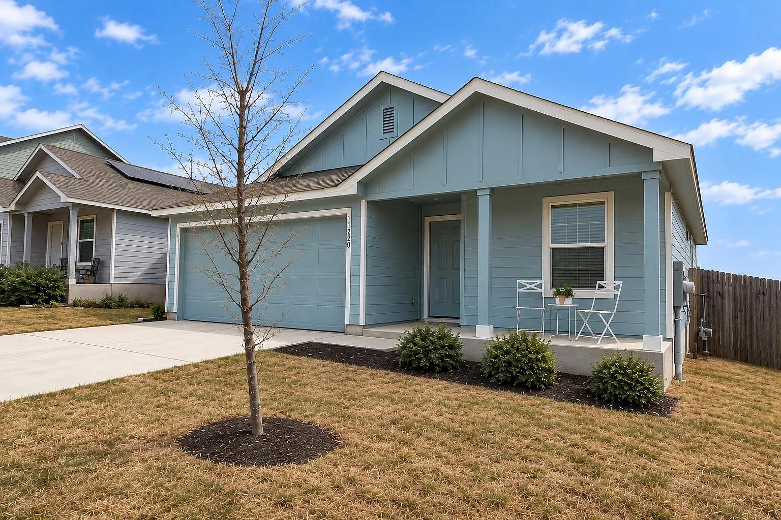 3 bed, 2.0 bath, 1047 sqft, $1,900 — Photo 2