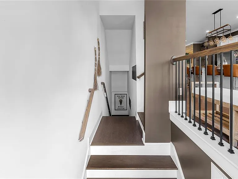 720 Avondale Hills Dr — Photo 3