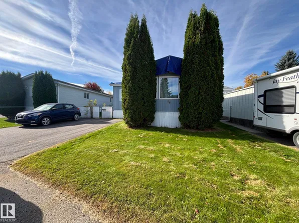 98 Evergreen Park NW, Edmonton, AB T5Y 4M2