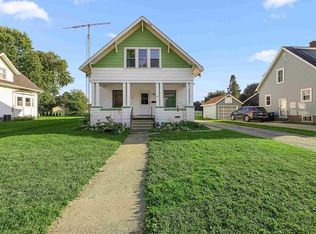 145 E Burnett St, Beaver Dam, WI 53916