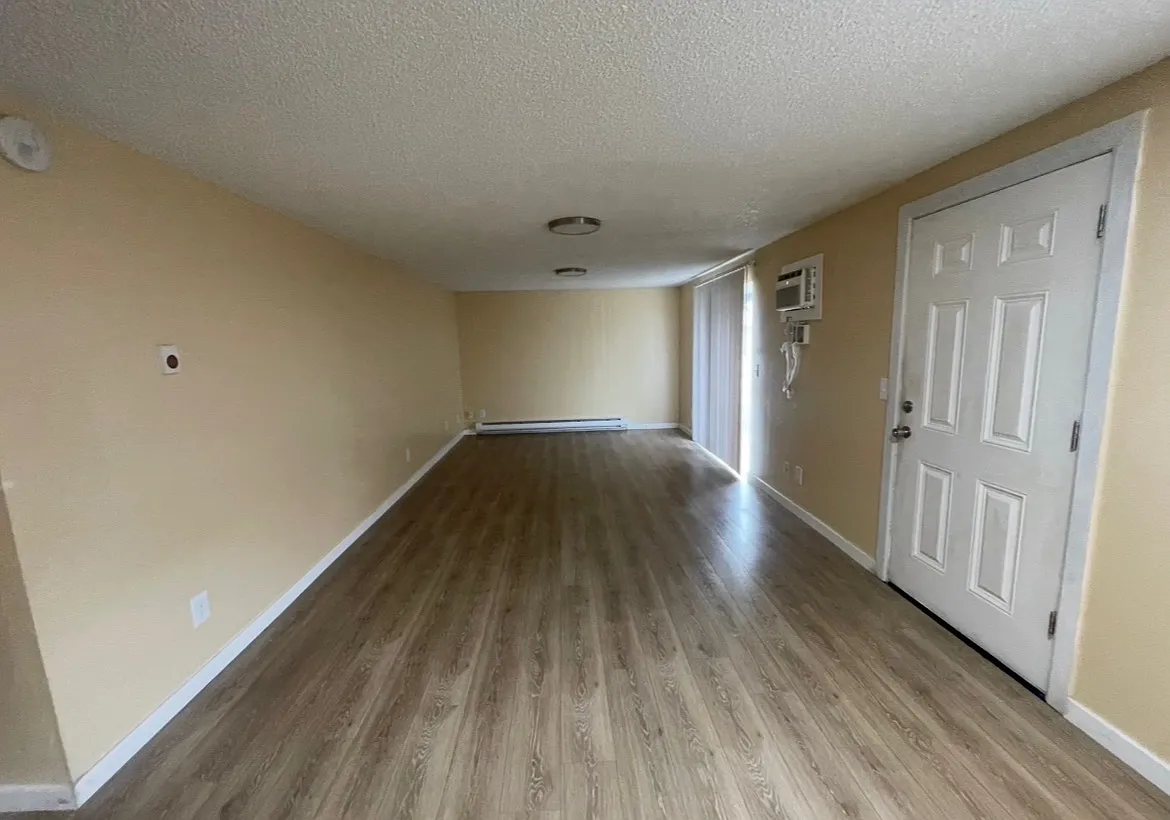 3 bed, 1200 sqft, $1,500 — Photo 3