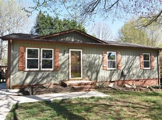 1308 Oak Hill Dr, Newton, NC 28658