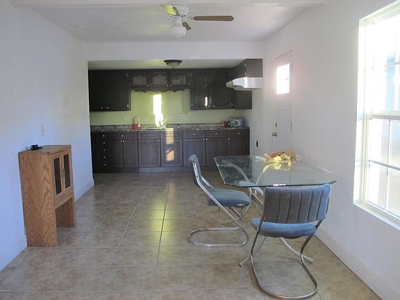 4th image of 1093 S Stone Ave