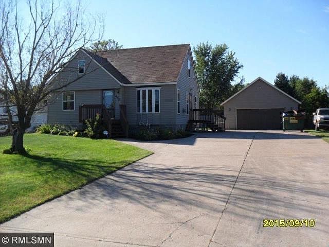 1st image of 450 9th Ave NE