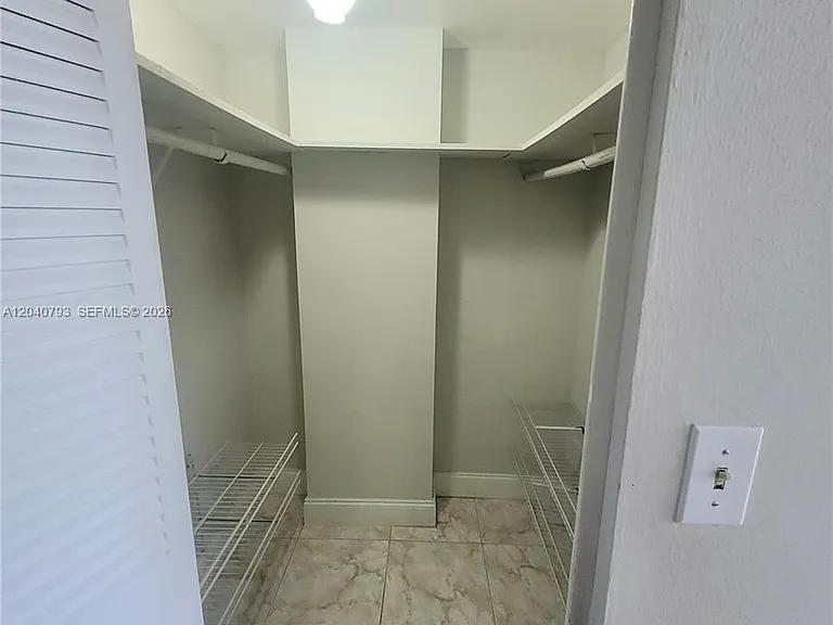 2025 NE 164th St #319 — Photo 6