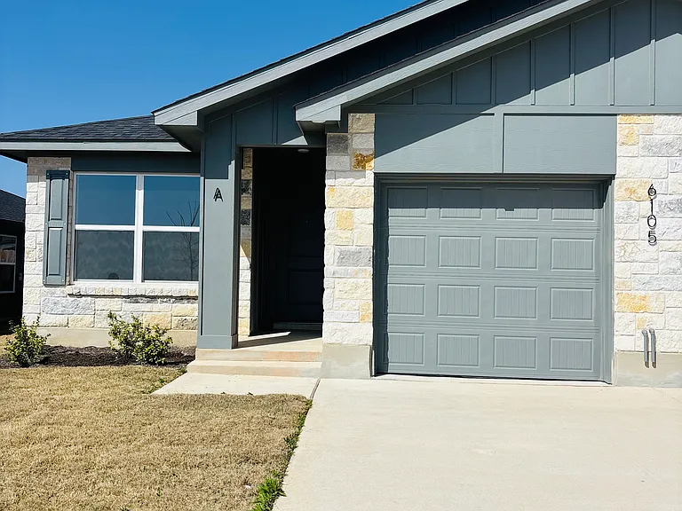 6105 Twistleaf Ln #A — Photo 1
