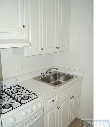 2nd image of 200 E 15th St APT 12N