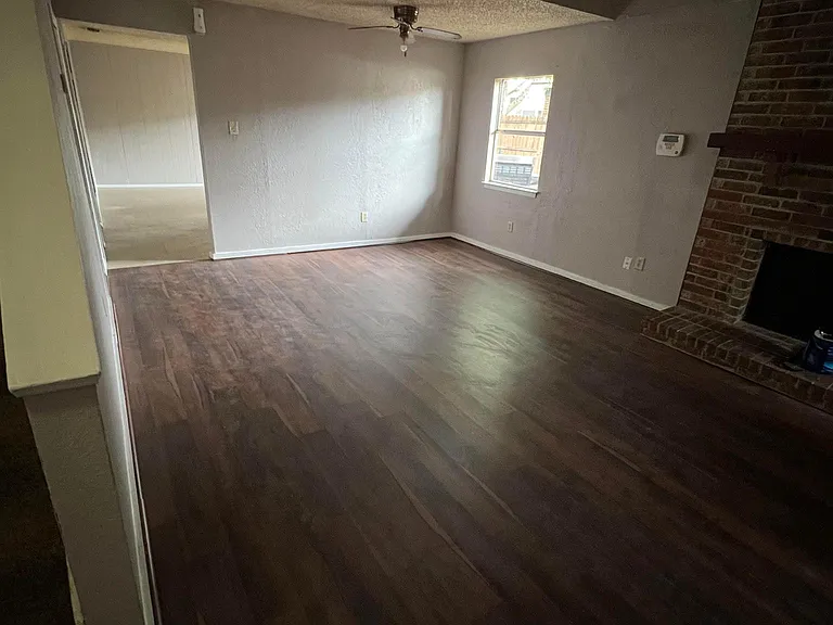 209 Stonecreek Dr — Photo 2