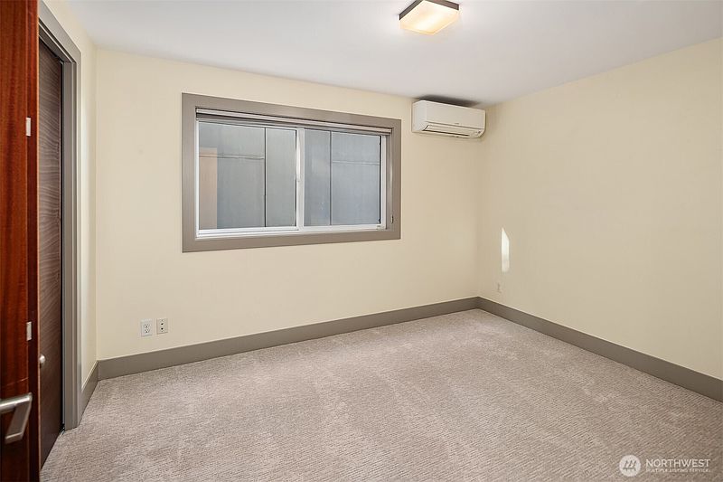 5th image of 2619 Warren Avenue N