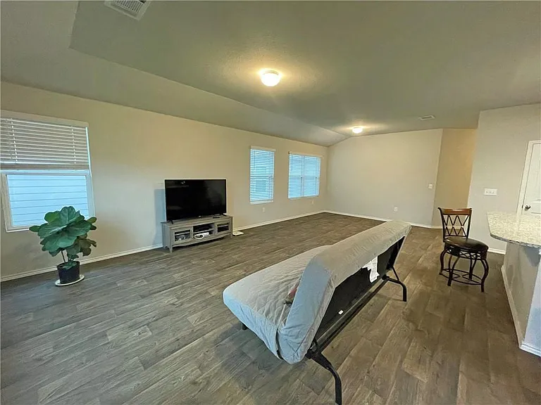 5825 Shanjia Dr — Photo 17