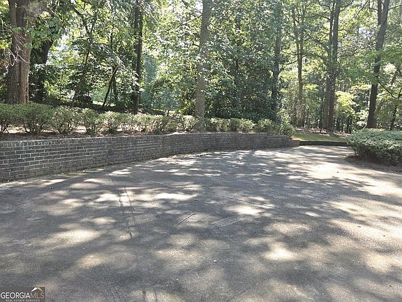 5th image of 65 Cook Ln
