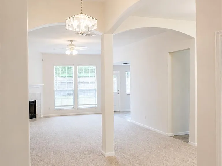 15154 Kingsbridge Way — Photo 3
